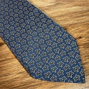 Vineyard Vines - “Handpicked” Blue/White STARFISH Coastal Pattern 100% Silk Tie